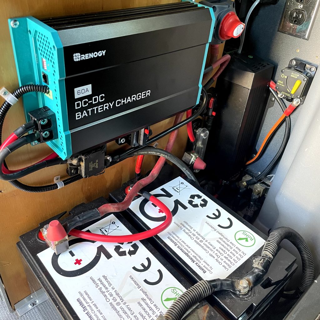 Come collegare e impostare le batterie nella barca da pesca
